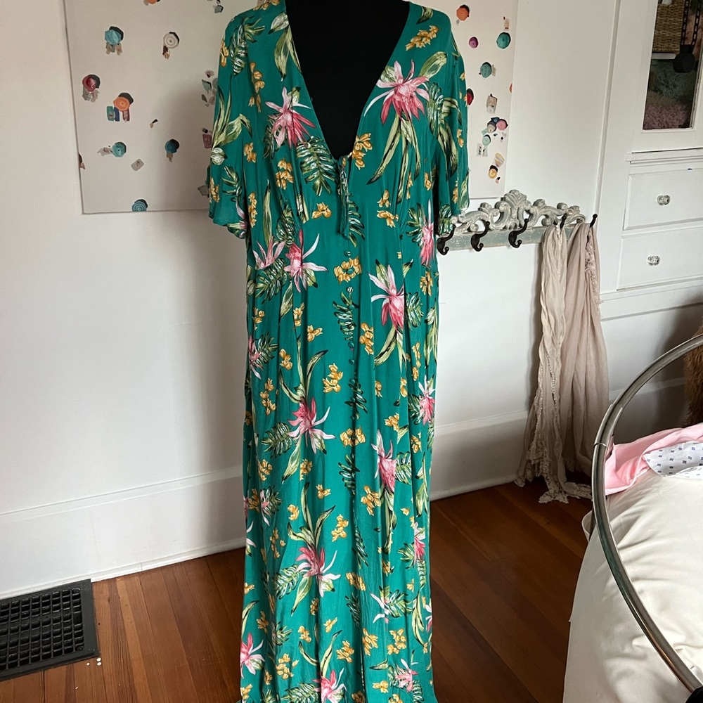 Chic Soul Tropical Maxi Dress